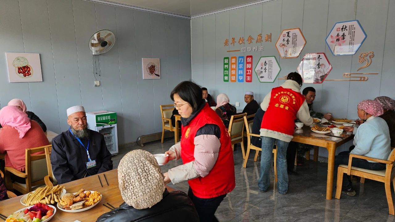 华亭银发族离家不离村　互助幸福院里主打“享老”