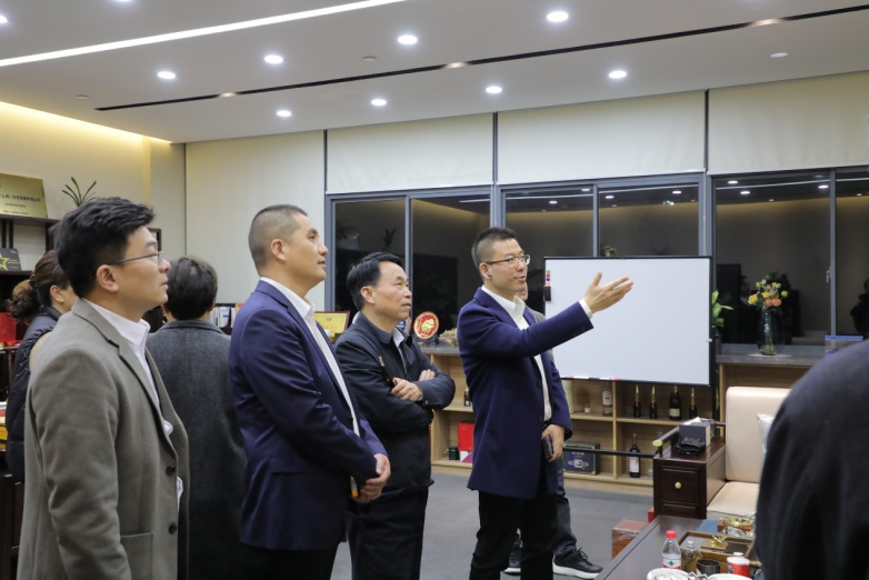 豫沪同心——河南商会代表团莅临易创集团考察交流