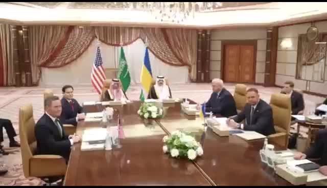 美欧分别扮演红白脸施压普京  美欧对俄立场或随时发生转变