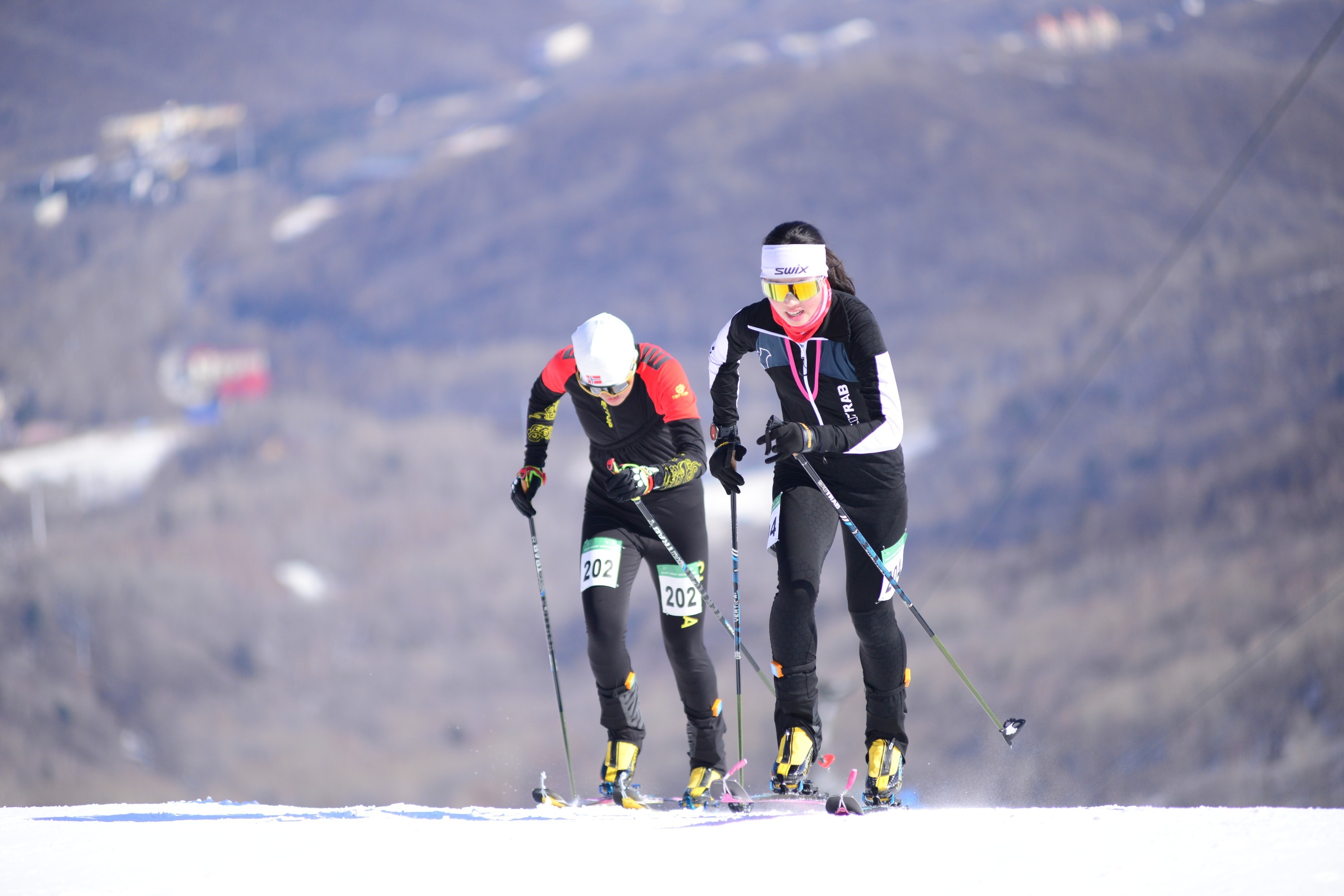 2025年“伯希和杯”全国滑雪登山冠军赛在黑龙江亚布力开赛