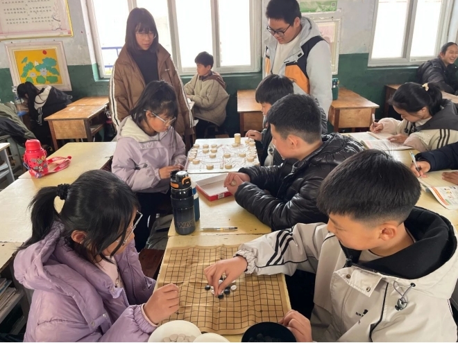 宁晋县西城区实验学校：课间15分钟花样绽放