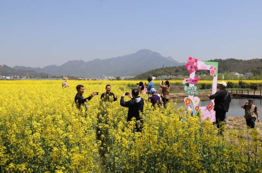 新的社会阶层人士走进九江庐山市探寻山水之美