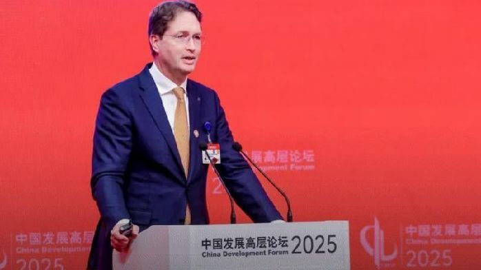 奔驰康林松出席中国发展高层论坛 未来在华推出7款专属车型_凤凰网