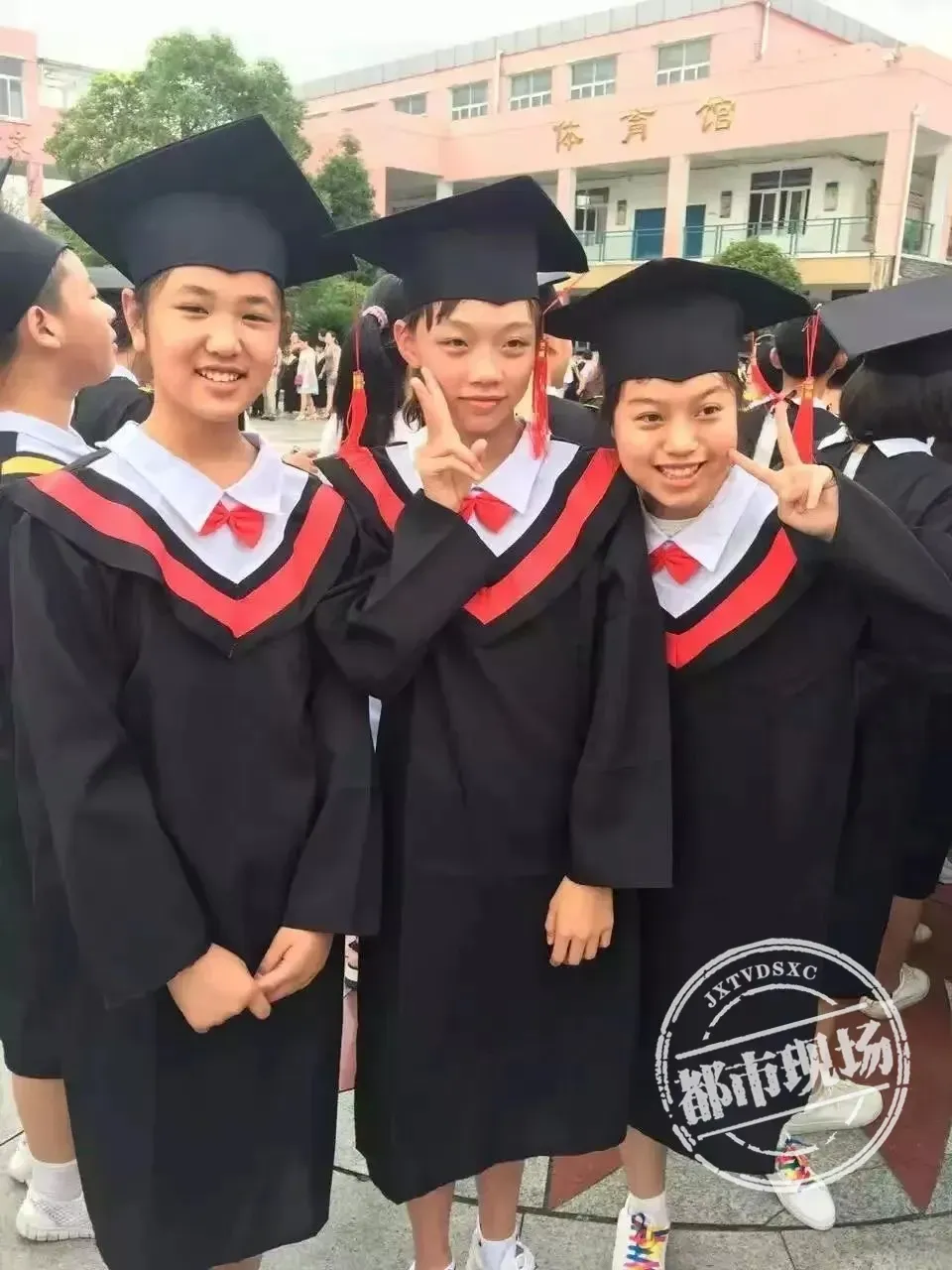 △小时候的万乐天（中）