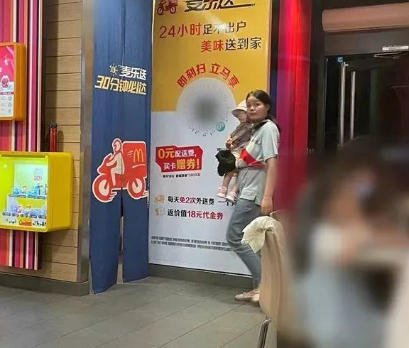 曾被全網心疼的“21歲送外賣單親媽媽”買房了 在安慶開了家南昌水煮店