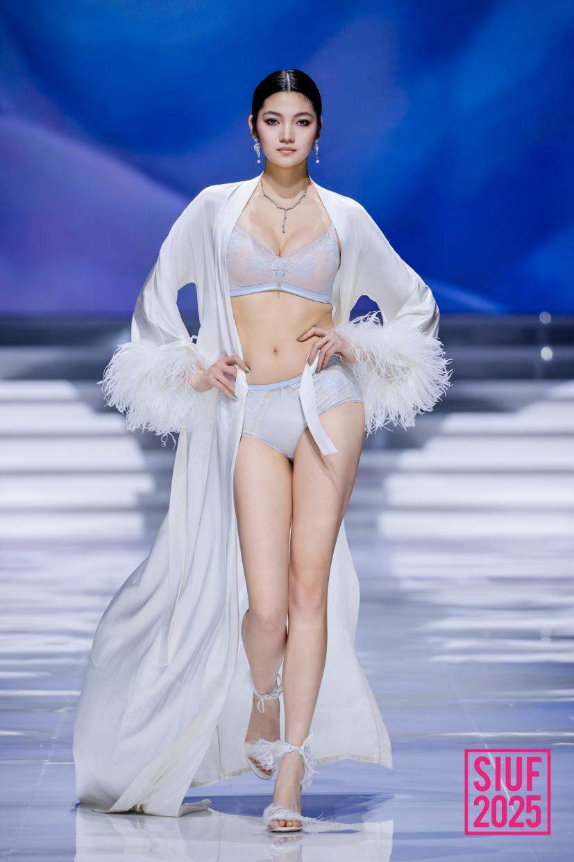 安莉芳《风巢杯系列内衣》荣获BEST OF BEST年度大奖