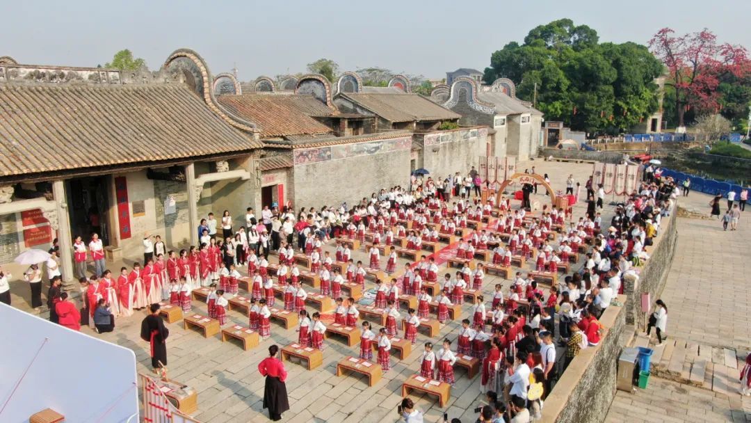 图：活动通过融合历史元素，让孩子们在参与中直观感受“读书明理”的传统价值