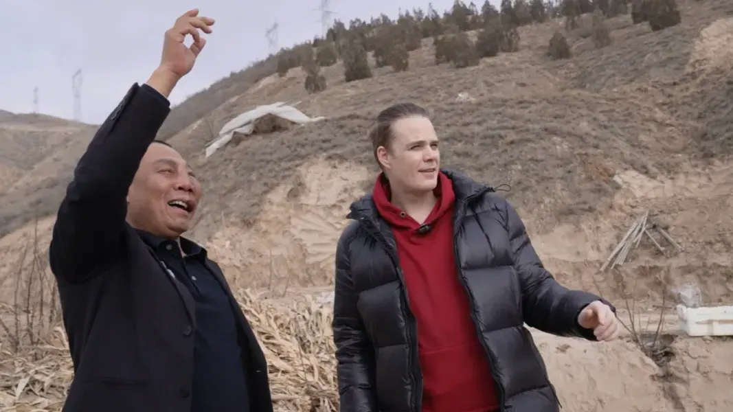 容貌的残缺是心中的痛！安万：吼吼秦腔可以疗伤，心里的苦就全都没了