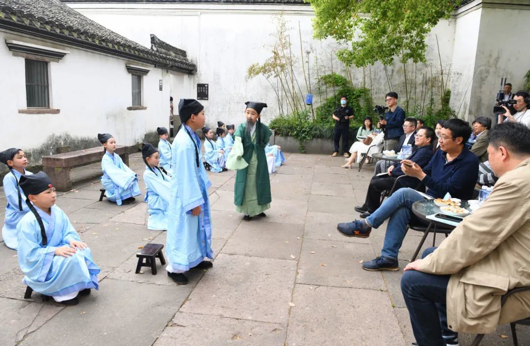 “致敬王阳明”2023年“春天送你一首诗”大型诗歌朗诵活动.jpg