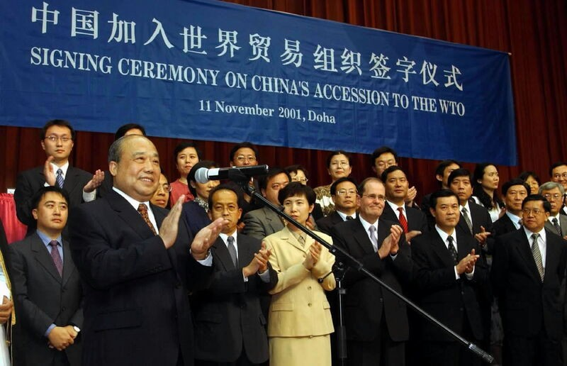 ▎2001年，中国加入世界贸易组织。图源：新华社