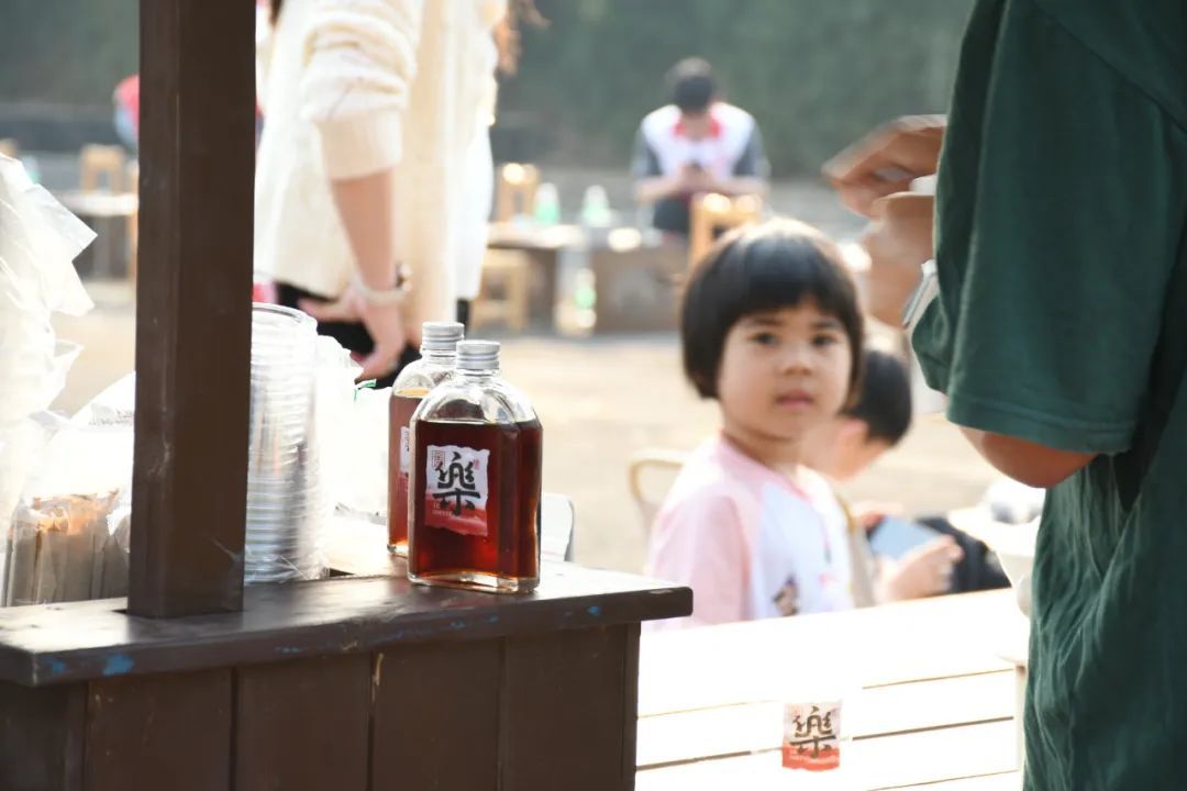图：活动邀请图乐咖啡、今日煲糖水等本地特色餐饮商家在现场设立摊位