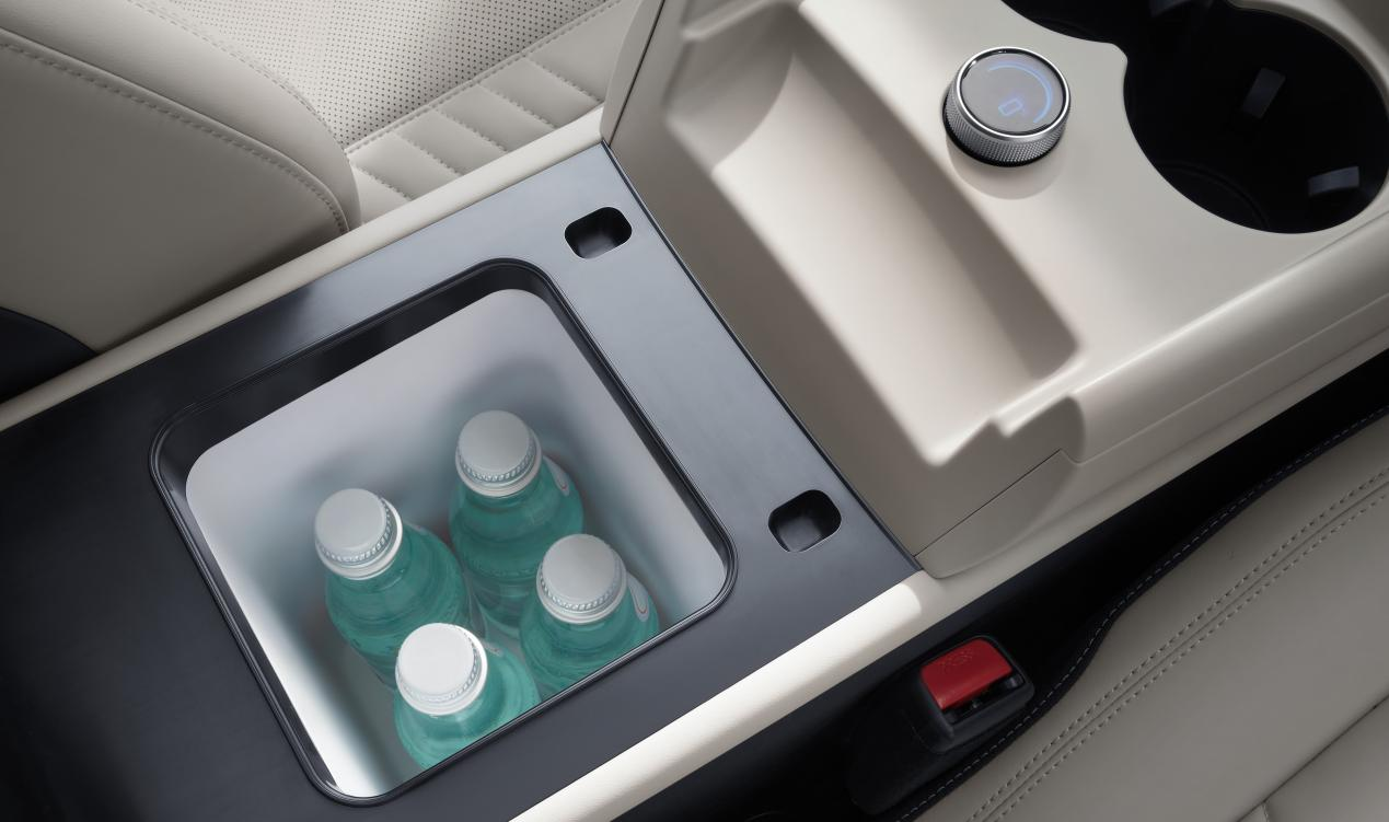 比亚迪秦L EV上市:全系标配天神之眼 售11.98万元起