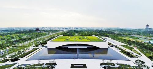 2024年10月拍摄的雄安城市计算中心——“雄安之眼”。在这里，“云上雄安”展现出具象化的应用场景。（本报资料片）本报记者 刘光昱摄