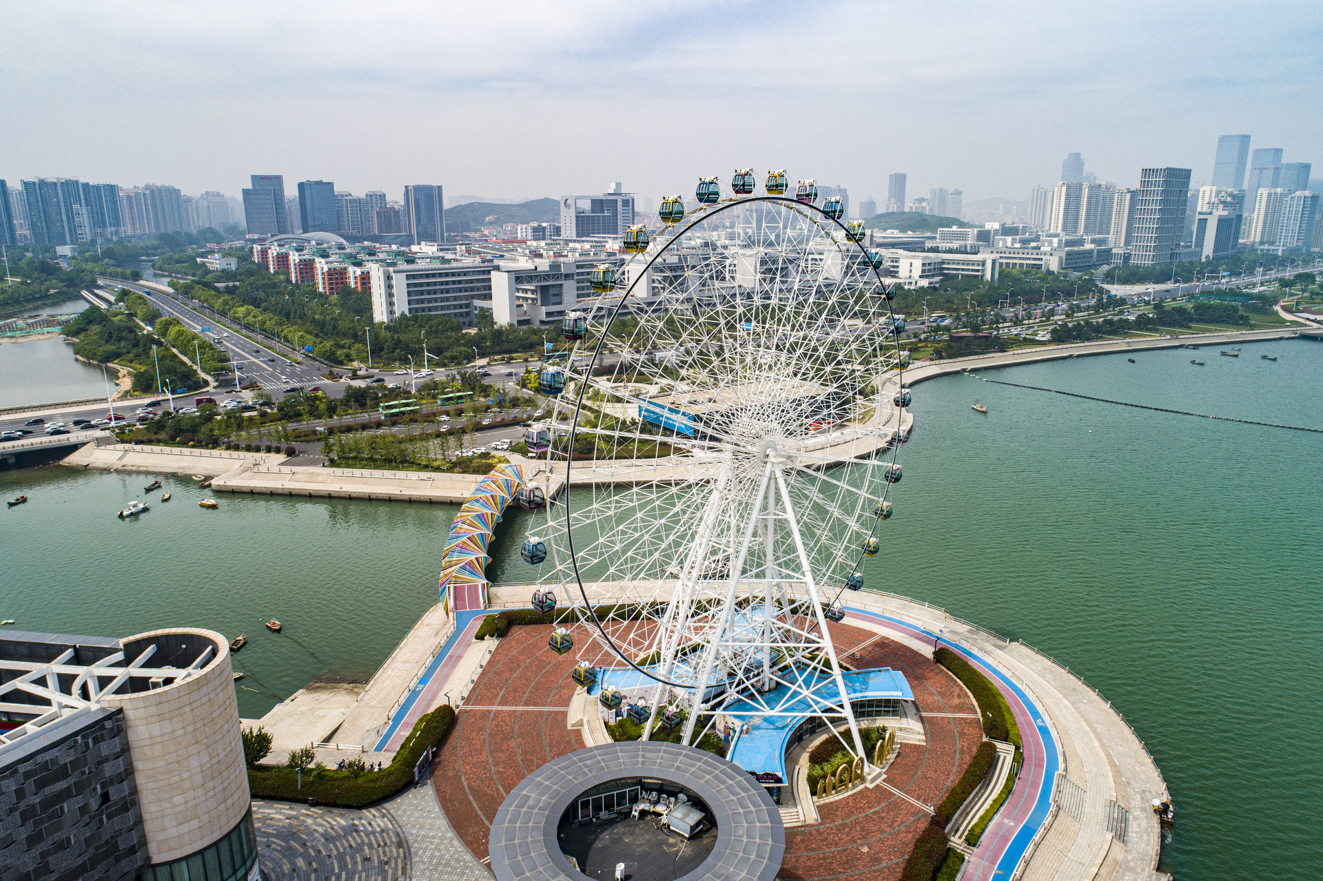 城市新地标亮点纷呈 青岛滨海旅游版图崛起文旅新地标