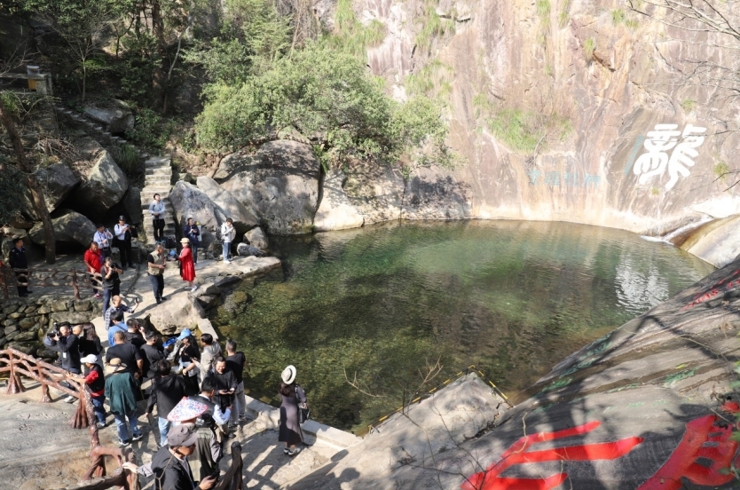 新的社会阶层人士走进九江庐山市探寻山水之美