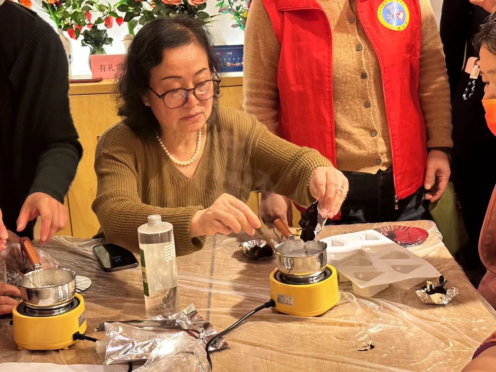 鄞州“绿主妇”团队十年匠心：解码商业街区与垃圾分类共治的“宁波密码”