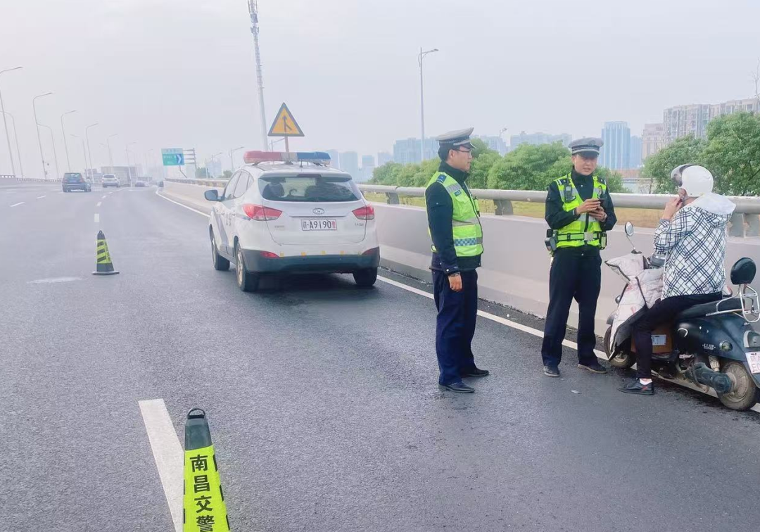 电动自行车、三轮车驶入高架桥梁、快速路?南昌交警严查严处