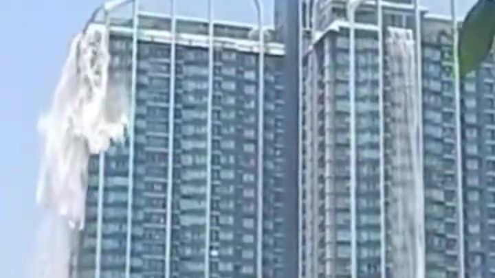 缅甸7.9级地震：曼谷震感强烈，高层泳池水涌出如瀑布