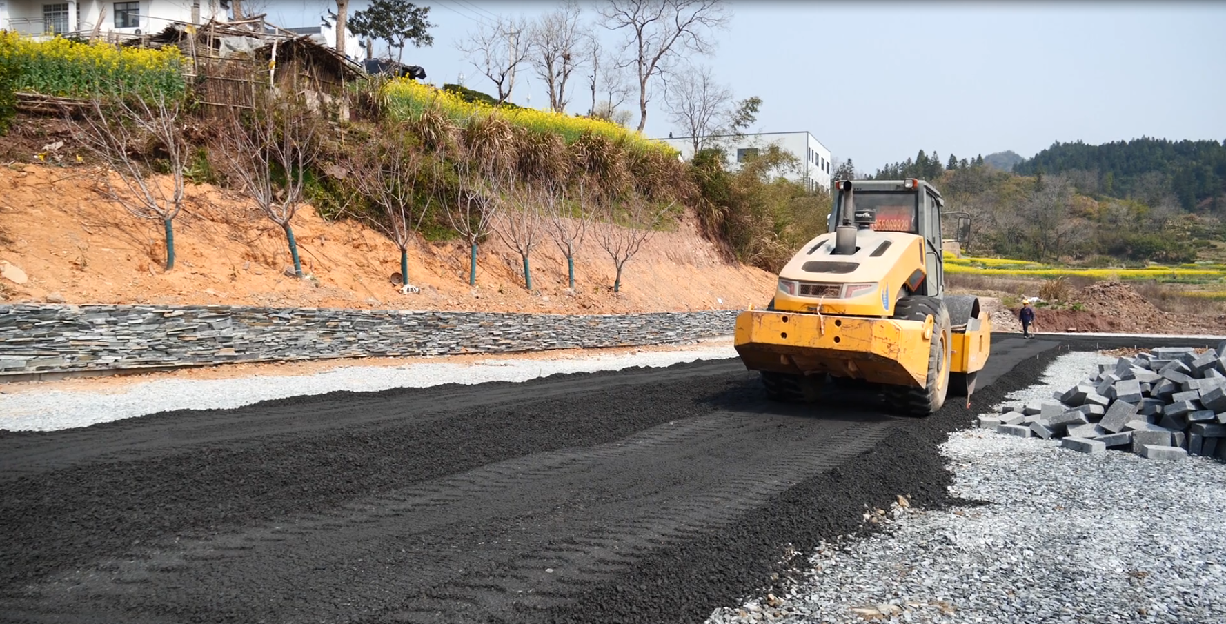 安徽休宁县：打造月潭湖湿地公园 描绘库区生态新画卷