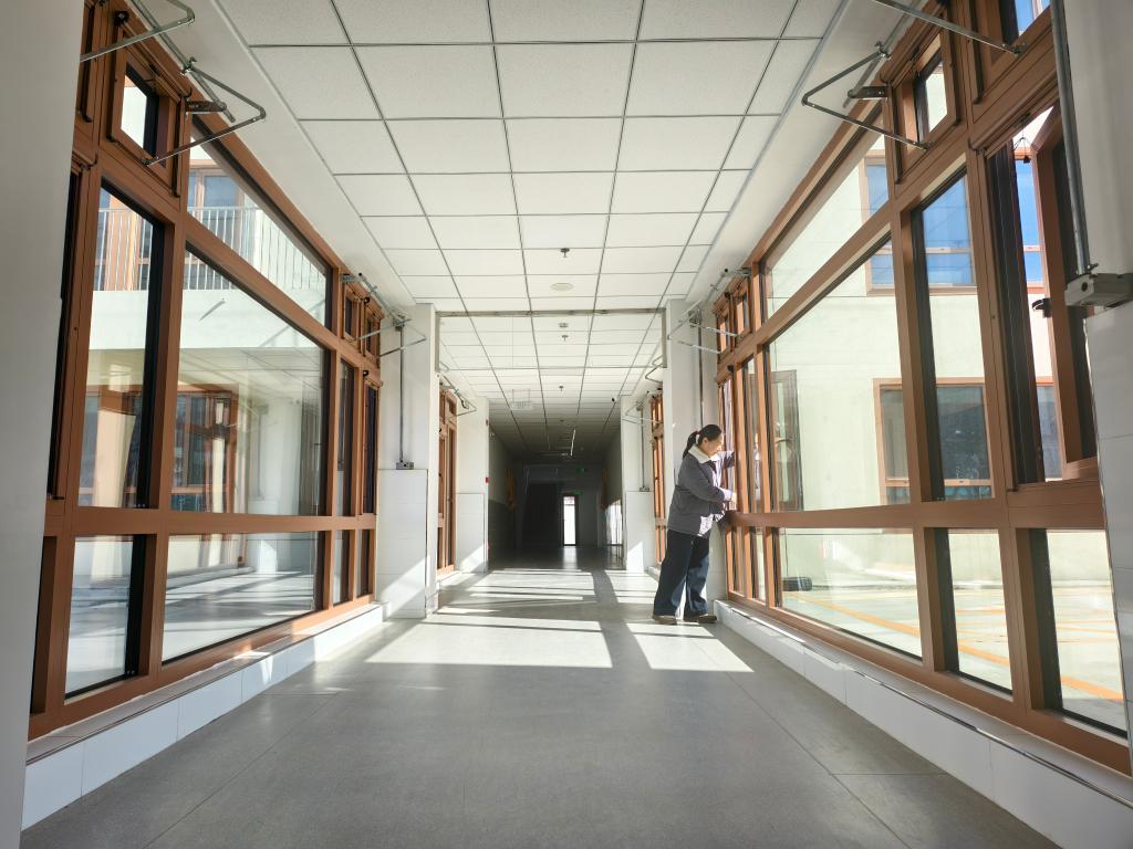 桃城区第四幼儿园按照被动式超低能耗理念建造的楼宇。（杨雯 摄）