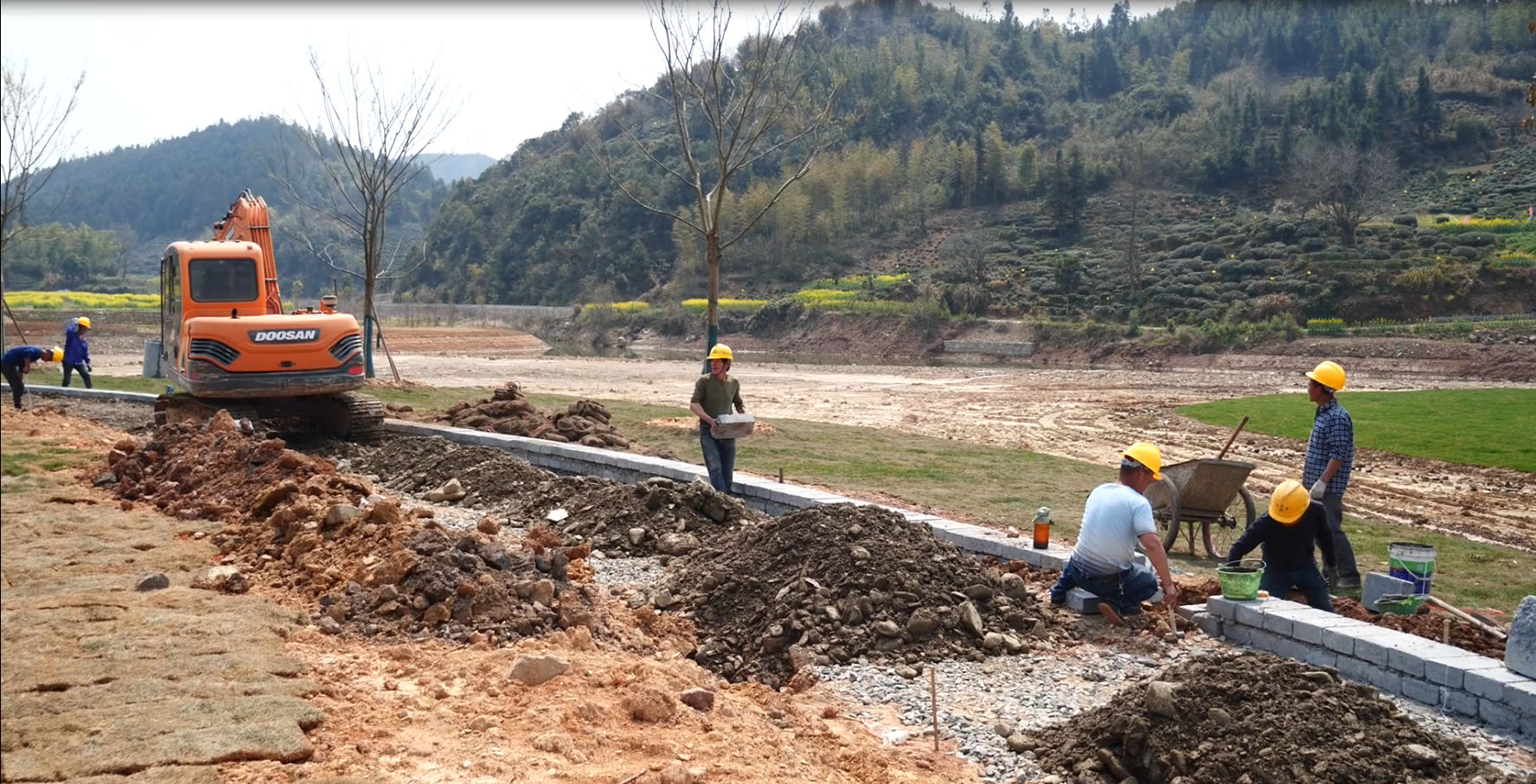 安徽休宁县：打造月潭湖湿地公园 描绘库区生态新画卷