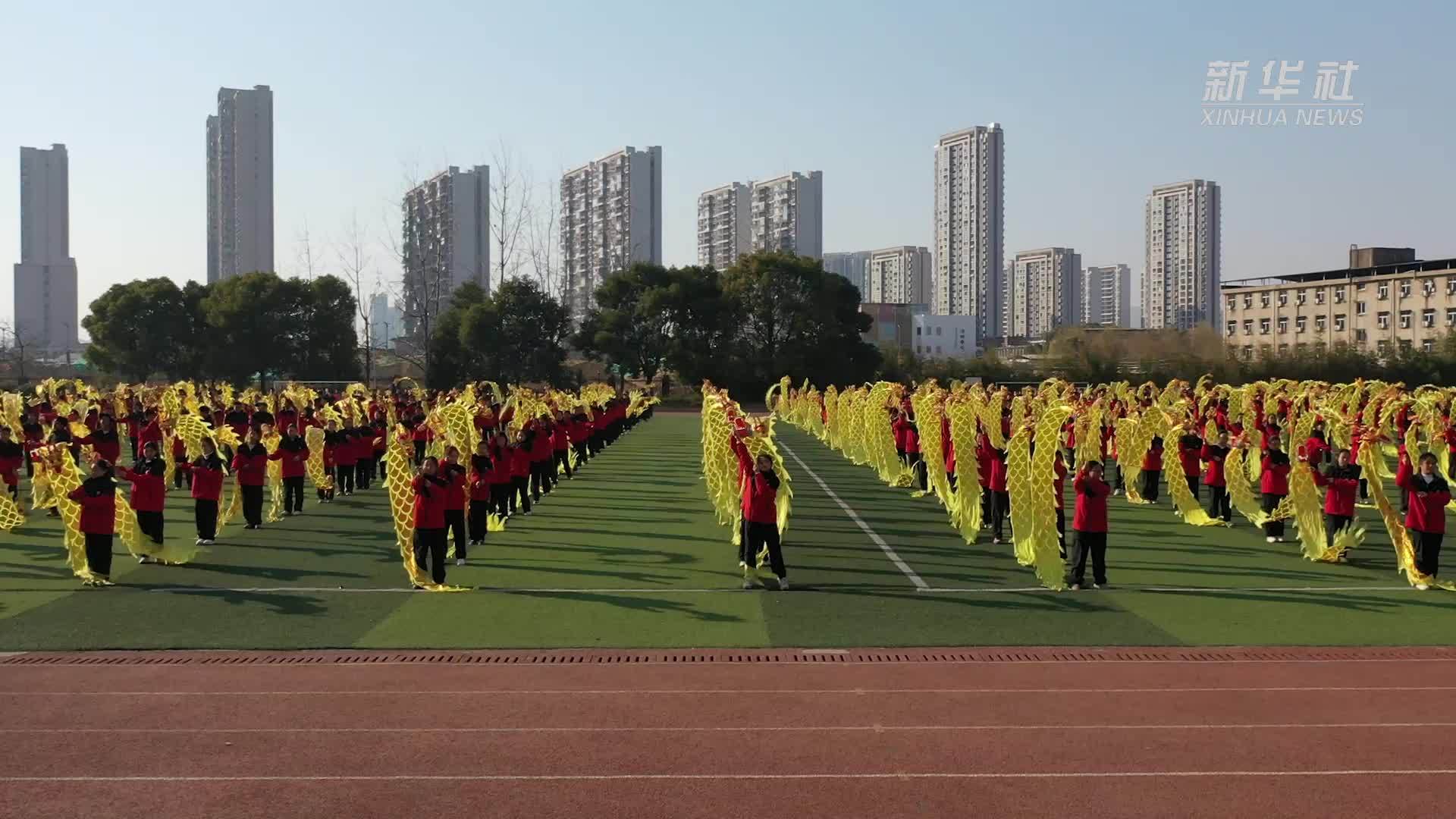 江西南昌：非遗龙灯进校园
