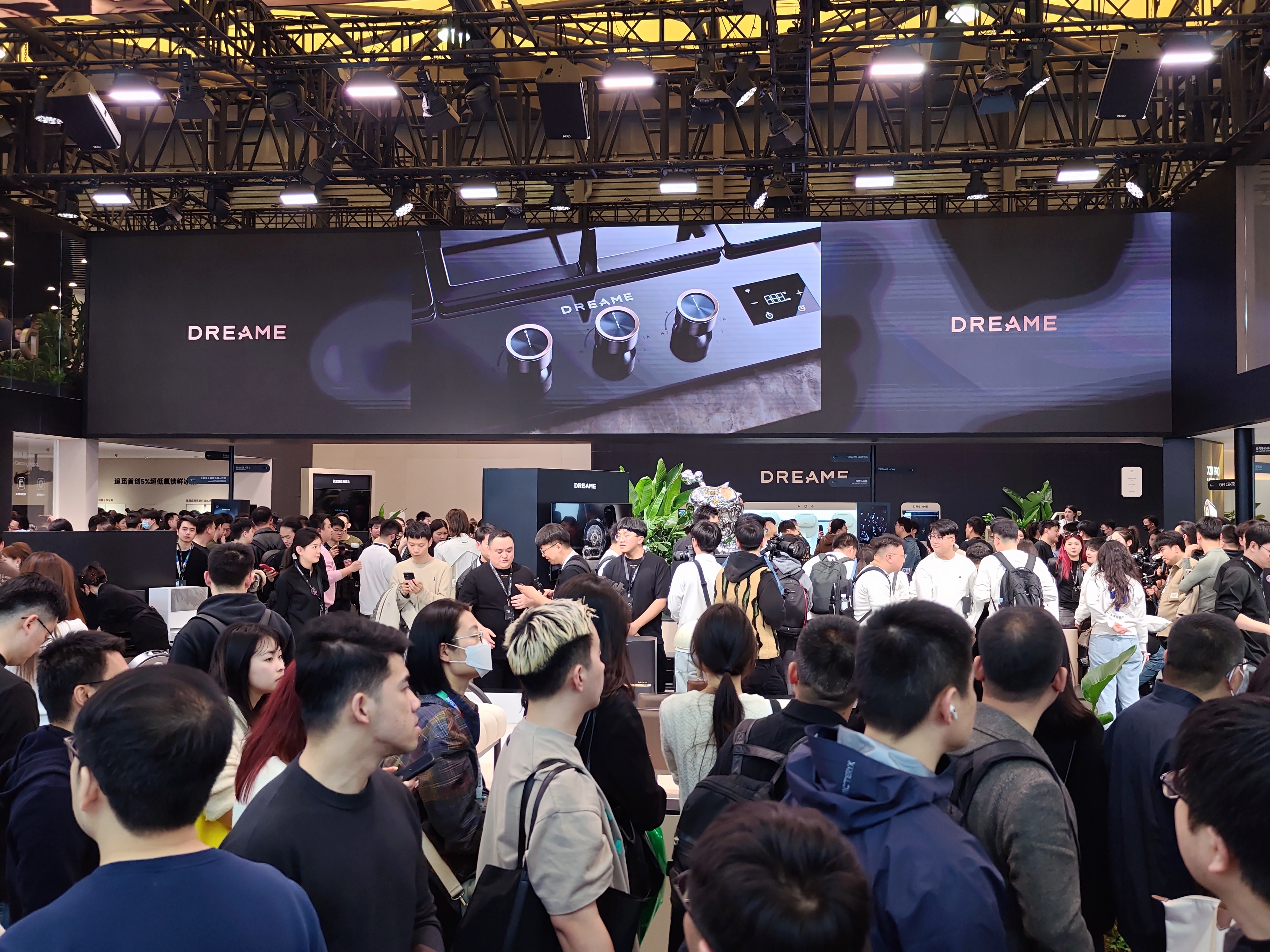 10万步暴走AWE,我们总结了11个关于AI家电的答案