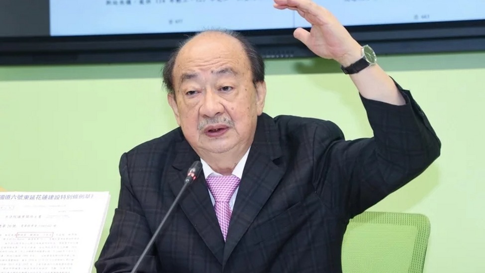 比赖清德还疯？柯建铭议场打伤徐巧芯，民进党纵容暴力惹众怒