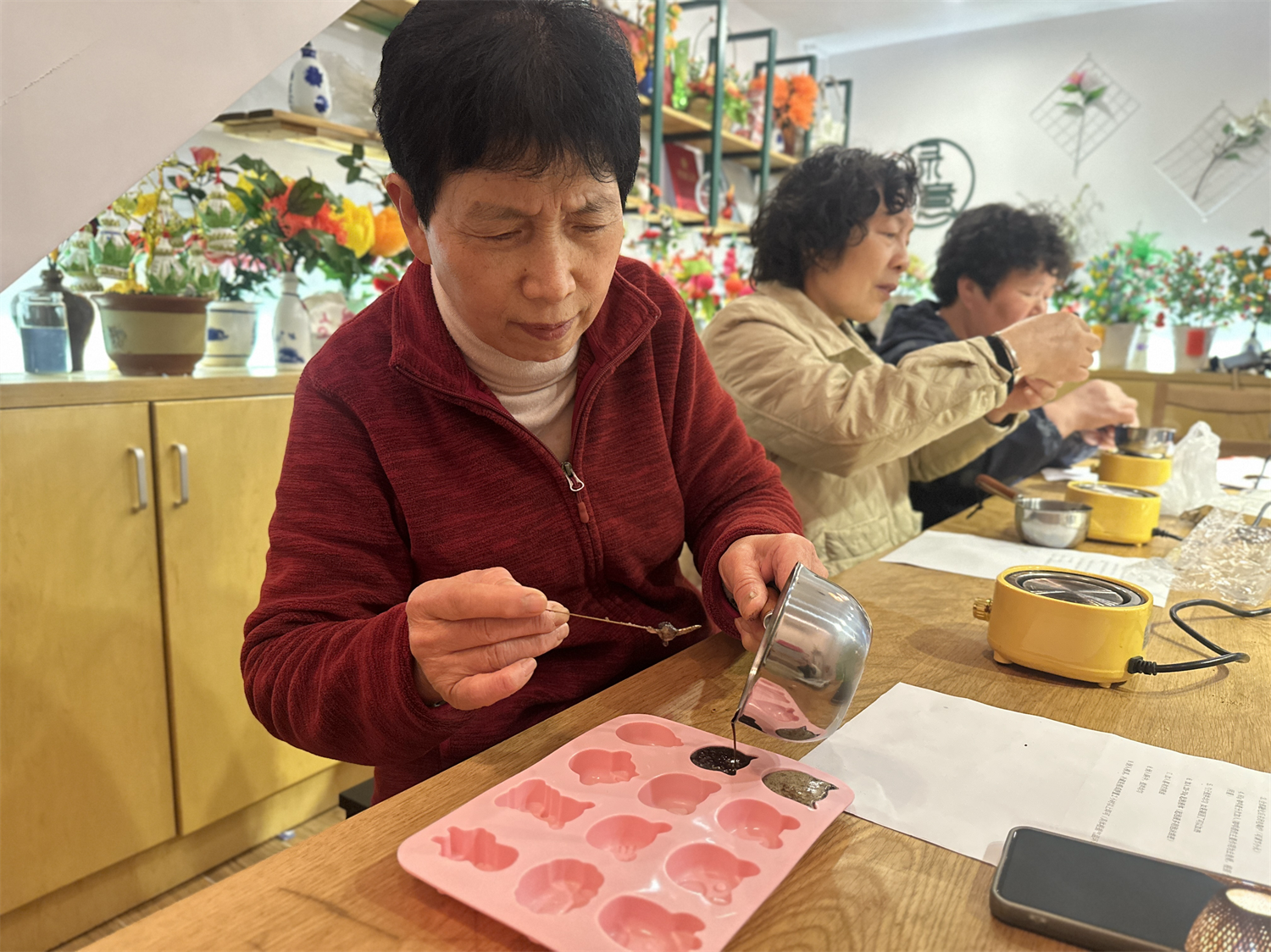 鄞州“绿主妇”团队十年匠心：解码商业街区与垃圾分类共治的“宁波密码”