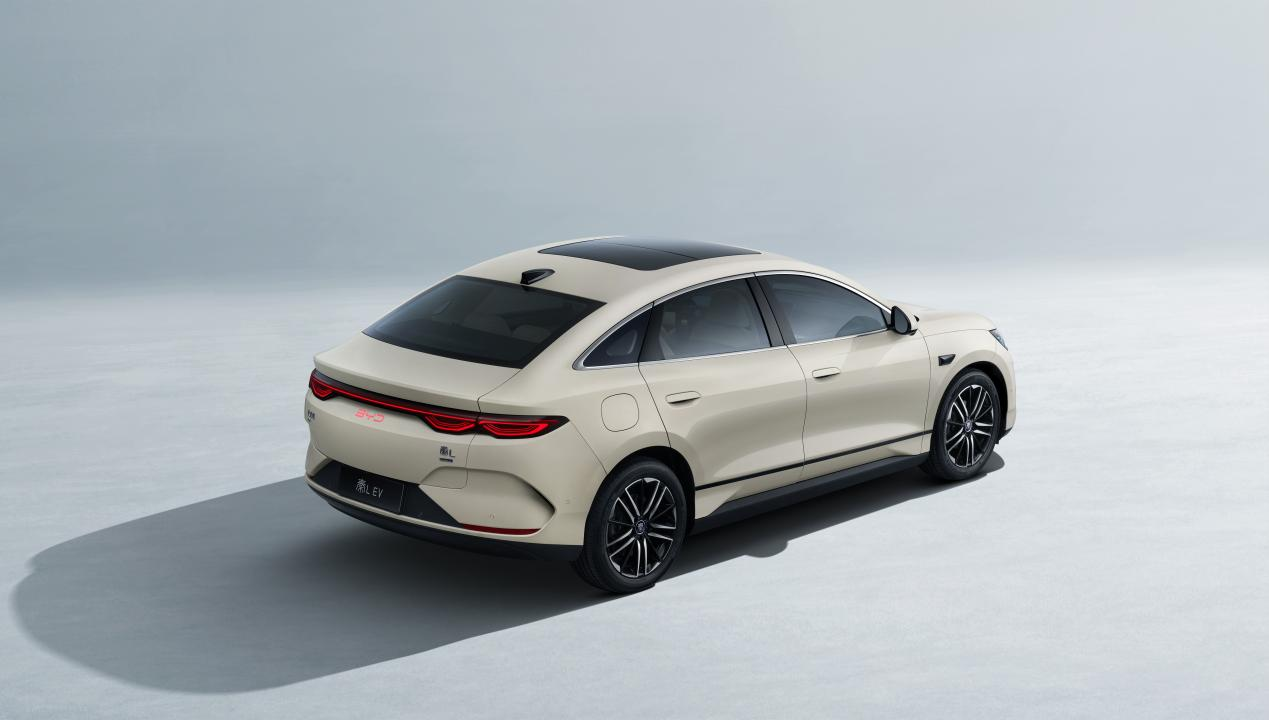 比亚迪秦L EV上市:全系标配天神之眼 售11.98万元起