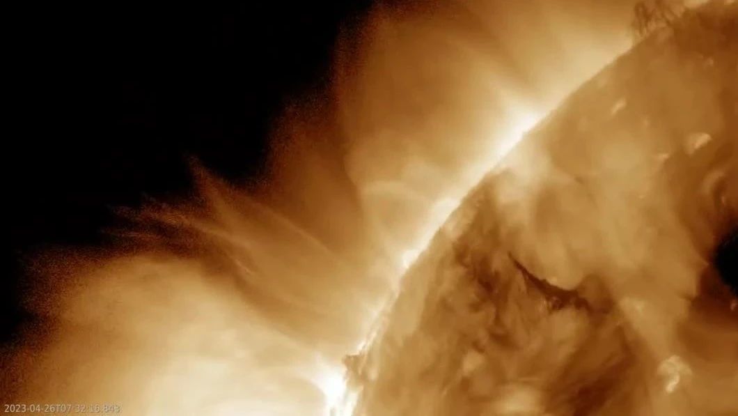 哇，原来这就是太阳，真红！哇，原来这就是太阳，真红