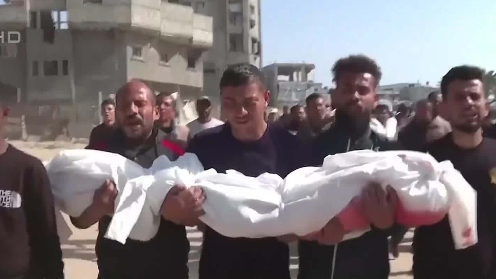 以军空袭加沙多地，至少27人死亡