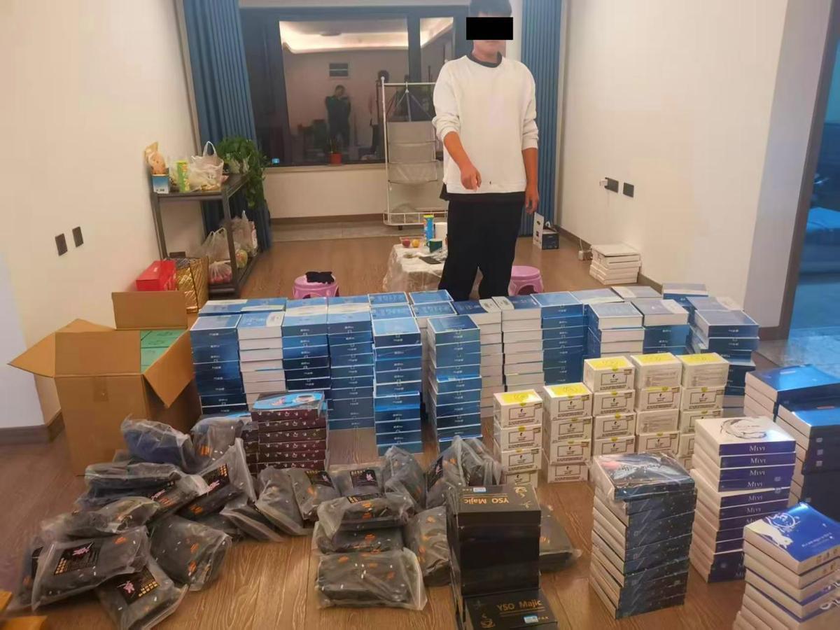 警方查获大量添加西布曲明的“毒咖啡”(兰州警方供图)
