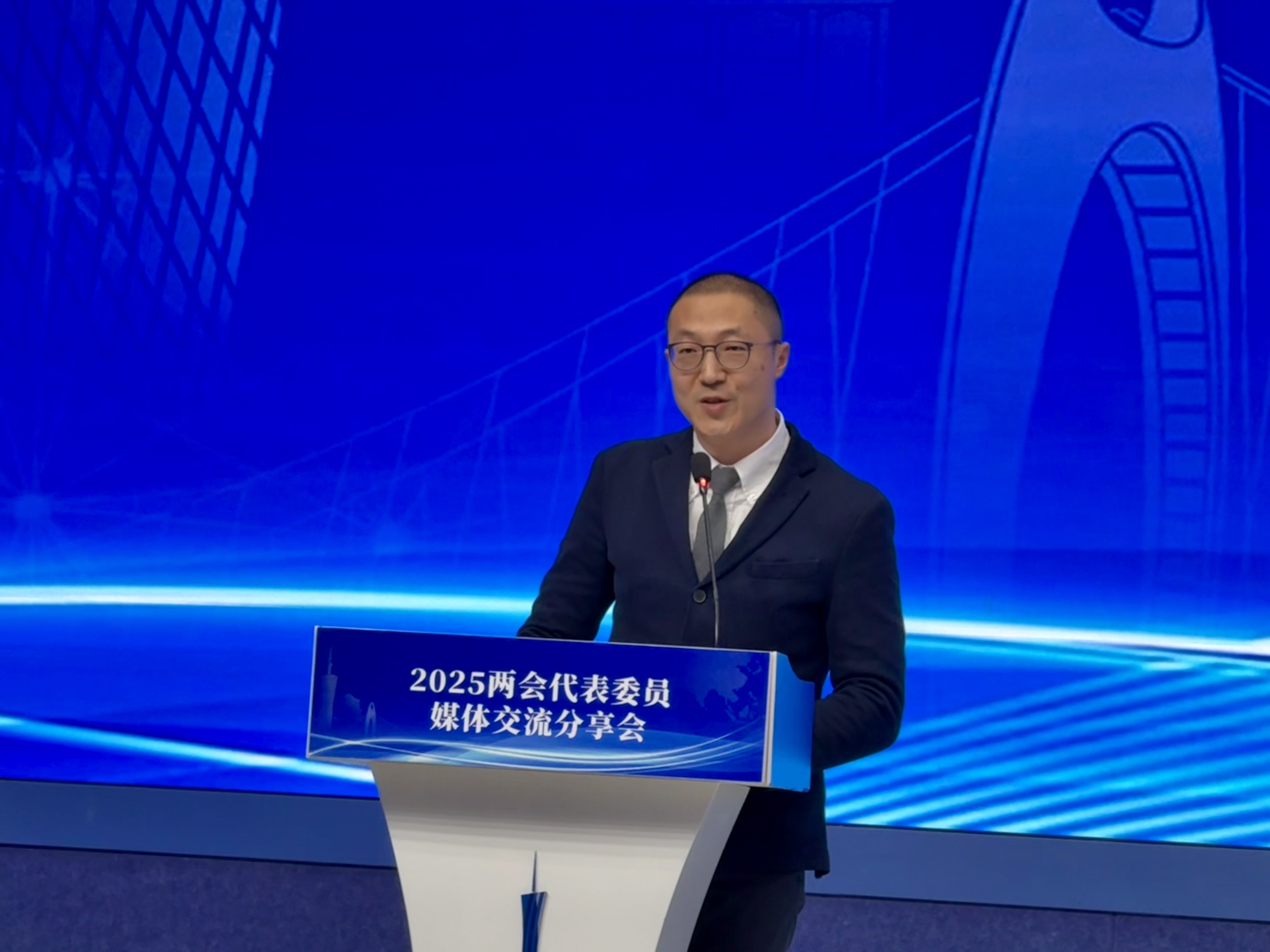 图：广州市政协委员、瑞因细胞工程科技（广州）有限公司CEO张旭