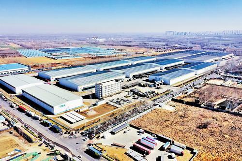 3月19日航拍的位于廊坊开发区的宝湾国际物流园。目前,该物流园吸引京东、安能等10家大型物流企业入驻,已发展成为服务京津冀、辐射全国的现代商贸物流园区。陈童摄