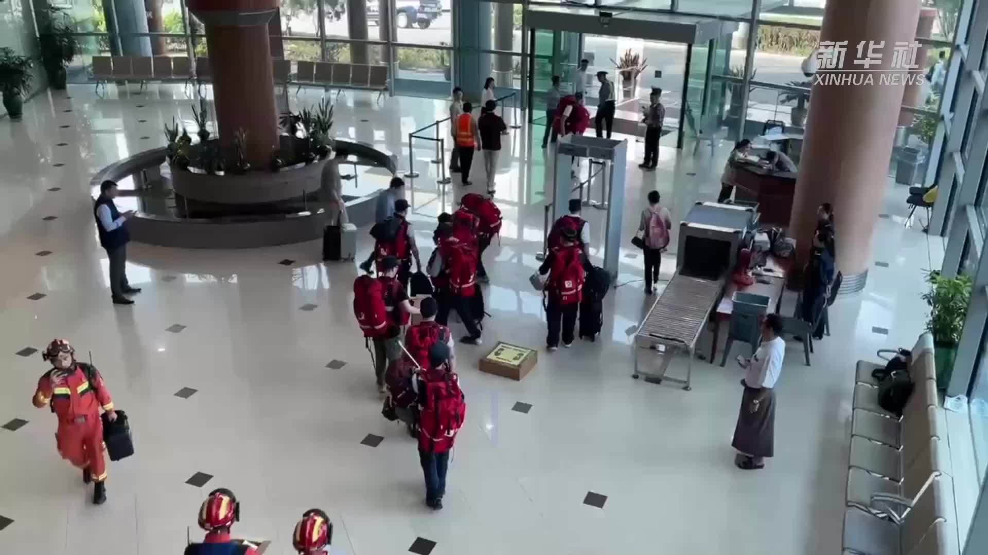 中国云南救援医疗队赶往缅甸内比都灾区