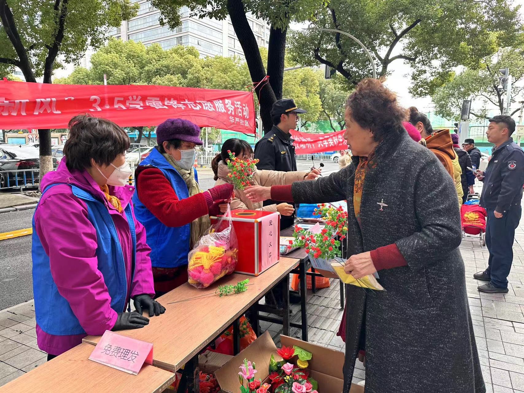 鄞州“绿主妇”团队十年匠心：解码商业街区与垃圾分类共治的“宁波密码”