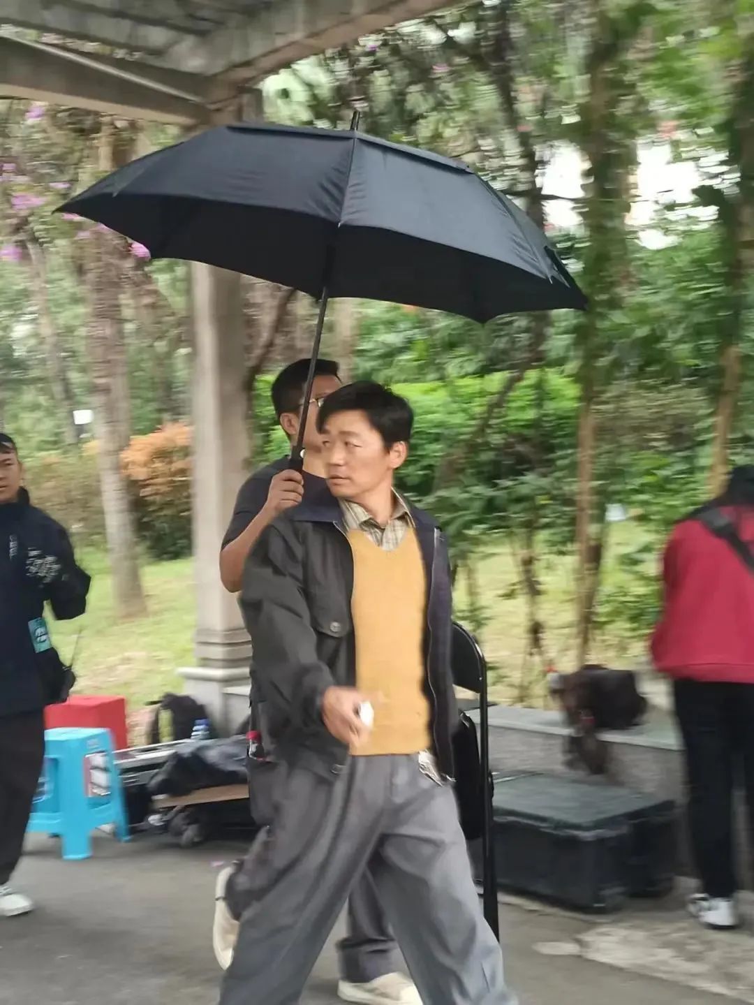 影视剧《棋士》在江门市东湖公园倚湖楼拍摄现场