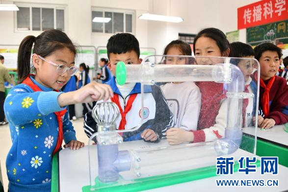 学生娃花式解锁前沿科技　甘肃陇西科普盛宴主打有趣