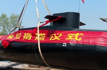 合肥“航母哥”自制航母潜艇模型爆火，无偿捐赠致敬黄旭华院士