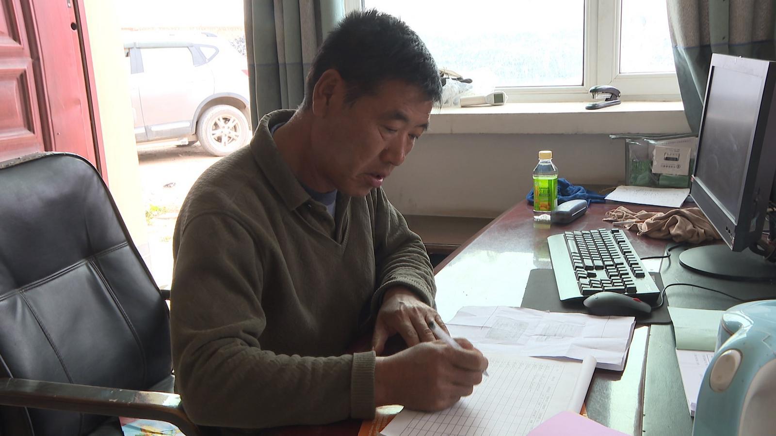 塑料姑娘“再嫁”记：看永昌人如何给它们找“婆家”