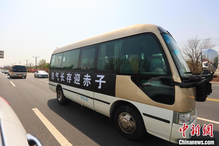 消防烈士李梦豪骨灰安葬家乡河南