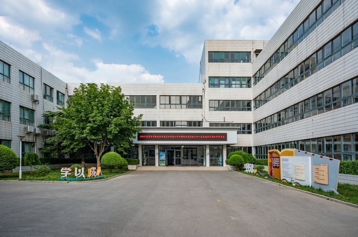 济南第二十六中学：“双成”引领 以文化人