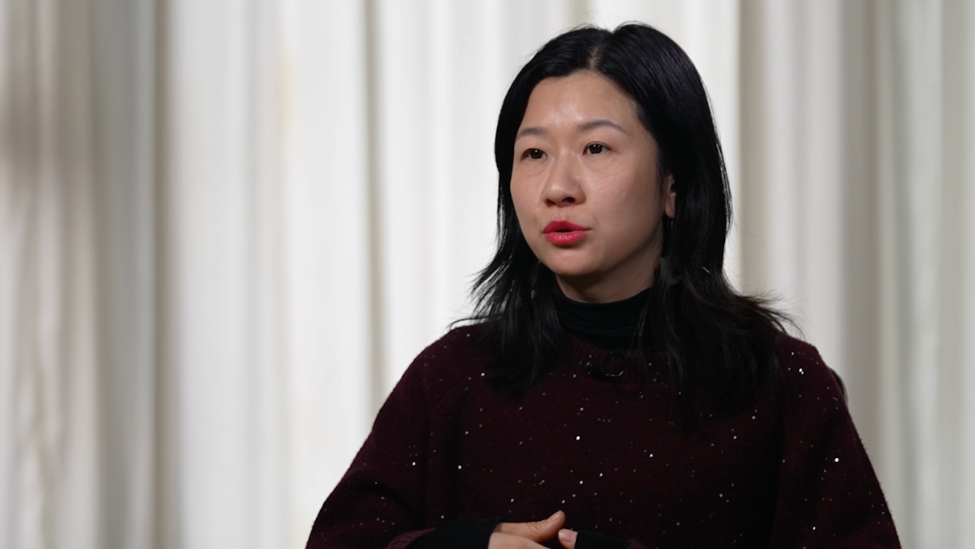一场车祸带走了我的丈夫和女儿，没有人告诉我消息，但我梦到女儿说很冷