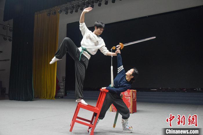 探访江西宜黄戏排练现场“00后”成为非遗传承主力