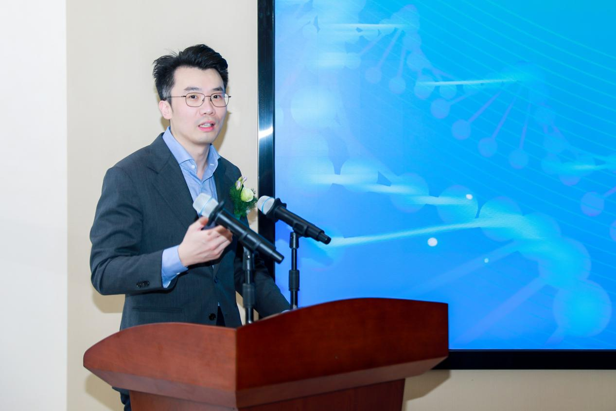 中科院深圳先进院研究员、深圳中欧创新医药与健康研究中心总经理於邱黎阳