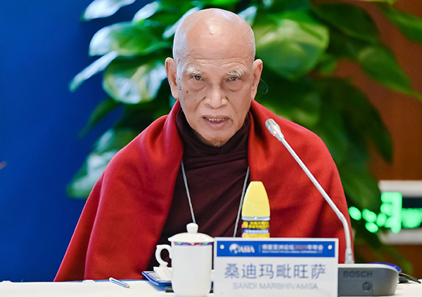 缅甸僧伽大导师委员会主席桑迪玛·毗旺萨发表主题演讲