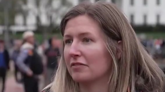 美民众：特朗普的支持者上当了，现在我们所有人为此买单