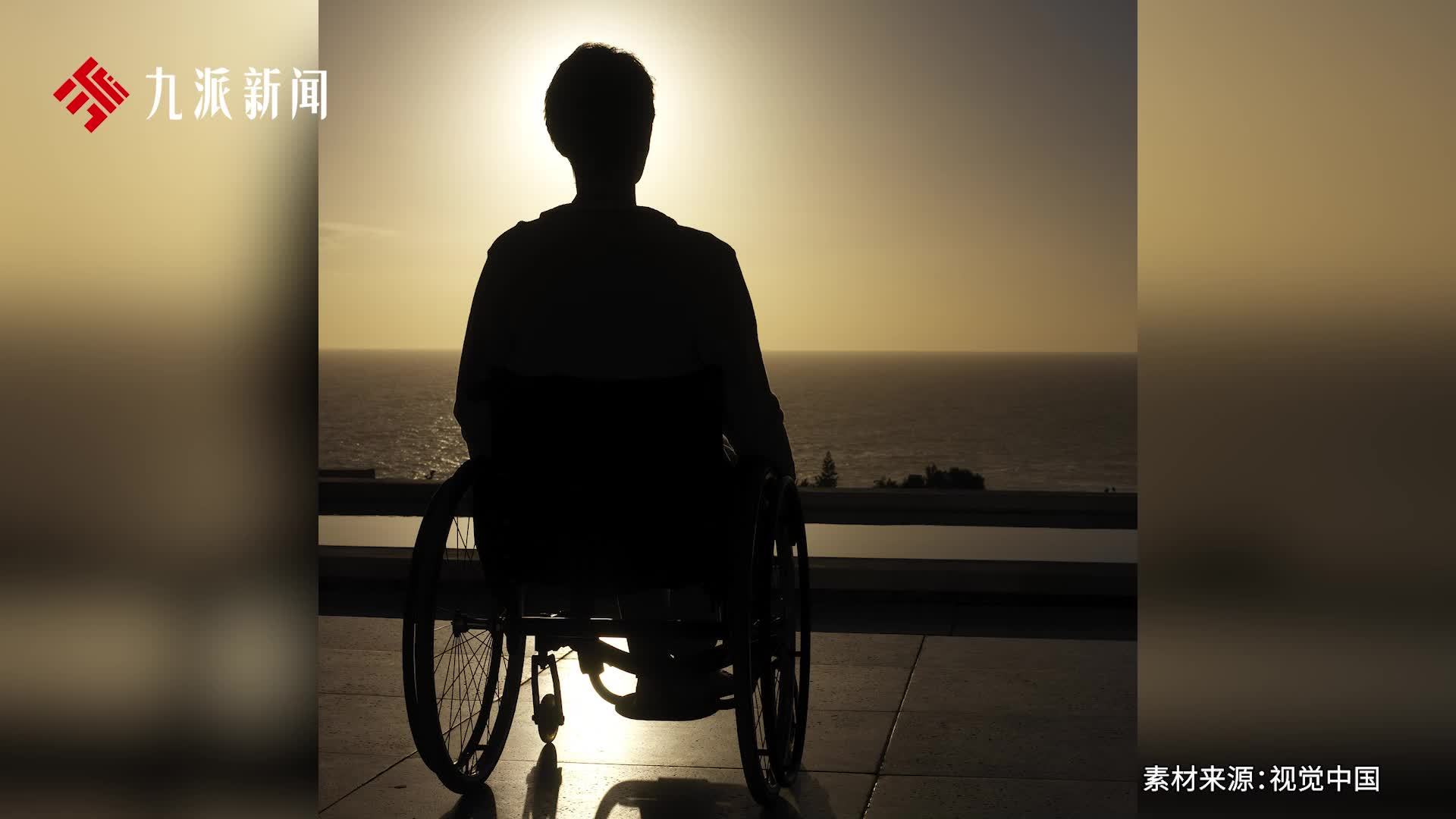 老人离世将部分财产留给保姆，要求由其一人操办海葬，保姆起诉雇主女儿要求归还骨灰