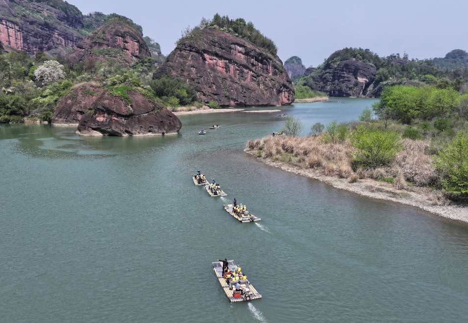 龙虎山迎韩国游客团 国际旅游合作再启航